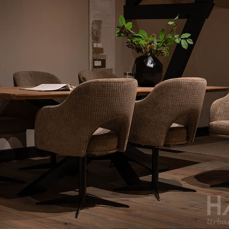 HalloXL Woonwinkel Waddinxveen - UrbanSofa Evan Eetkamerstoel